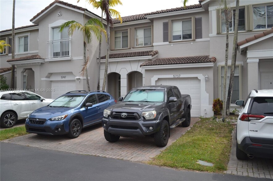 Primary Photo - 5737 NW 113th Ave