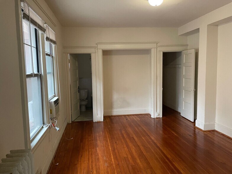 Building Photo - 1715 P St NW