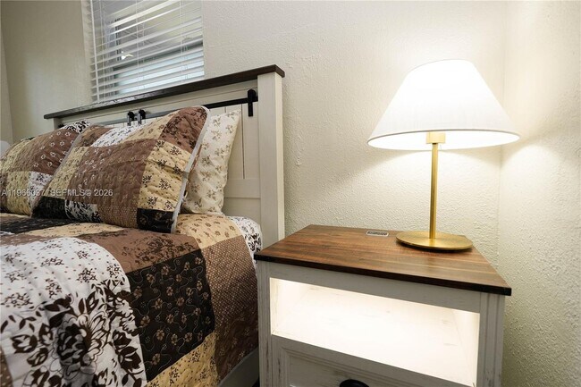 Building Photo - 742 Granada St