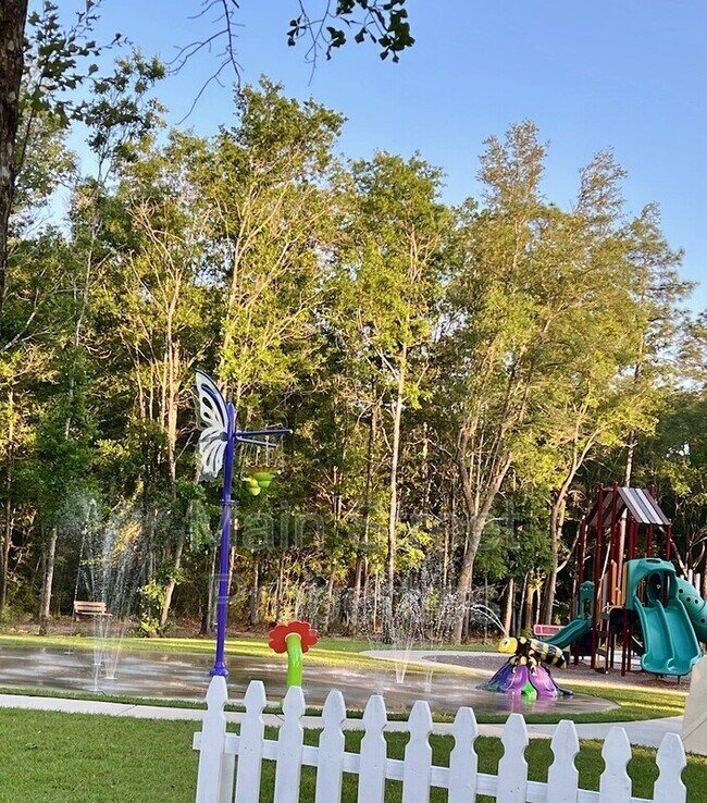 Building Photo - 5260 Peach Dr