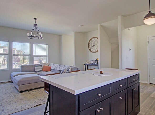 Building Photo - Bright & Open 3-Bed | Great Yard + Mountai...