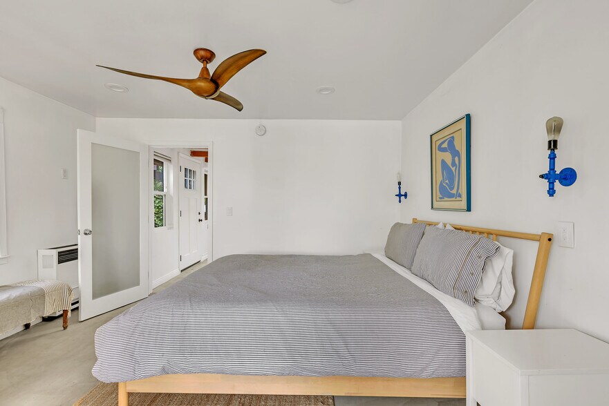 Bedroom 3 - 718 Vernon Ave