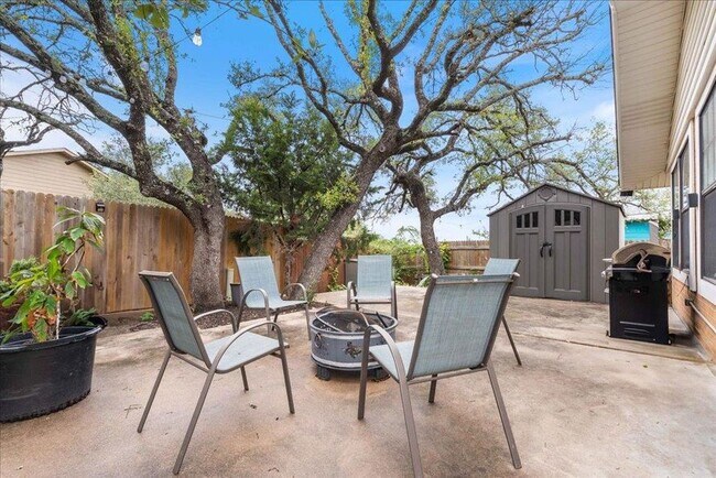 Building Photo - 3704 Austin Cove