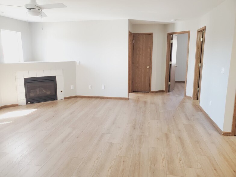 Building Photo - 1200 Murray St NE