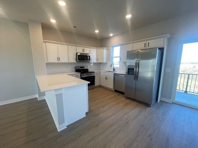 Building Photo - Townhome For Rent Papillion