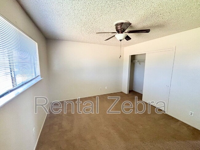 Building Photo - 2400 Gurr Rd