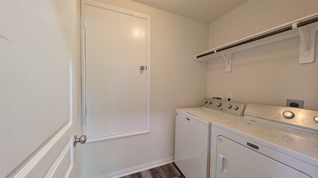 Building Photo - 12311 Skyview Rise Ct