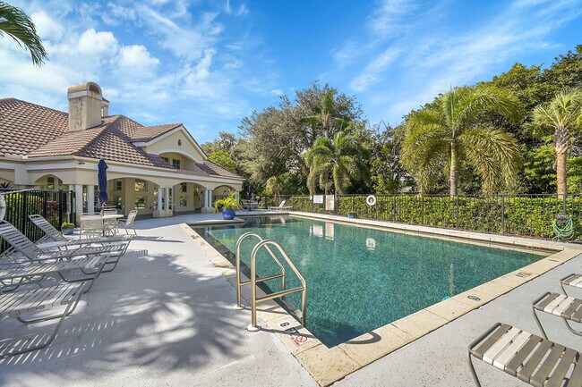 Building Photo - 815 Boynton Beach Blvd