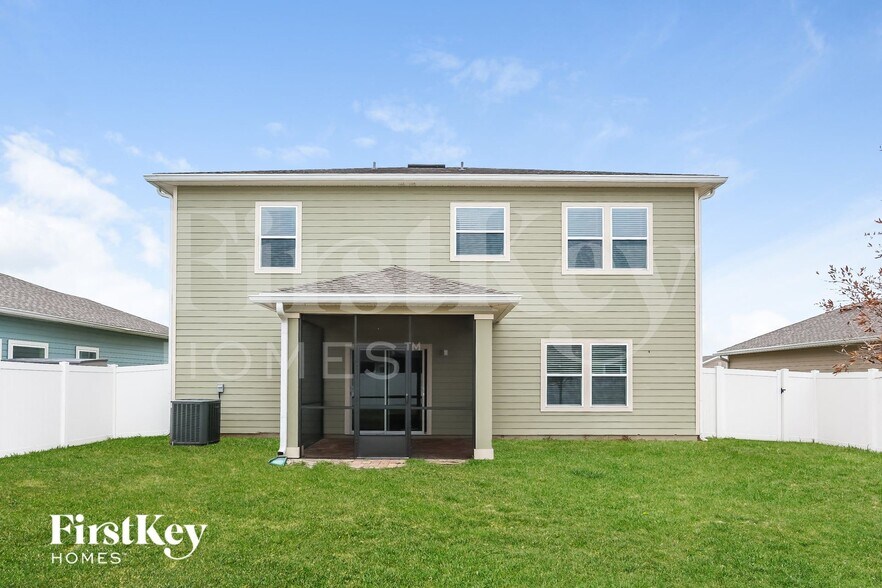 Building Photo - 1300 Kendall Dr