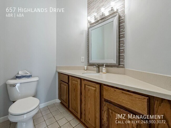 Building Photo - 657 Highlands Dr