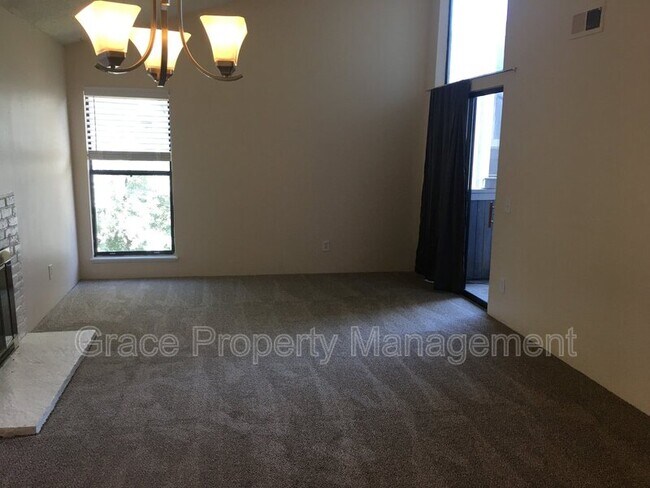 Building Photo - 6470 S Dayton St