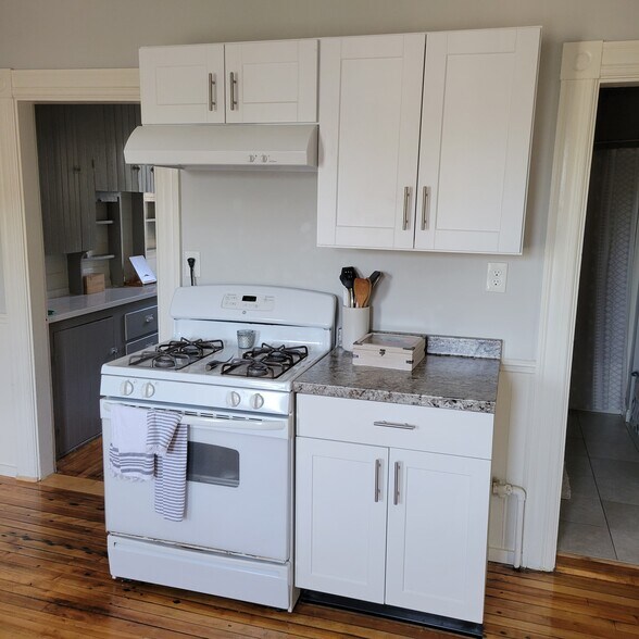 Building Photo - 32 Hevey St