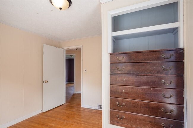 Building Photo - 70 Brentwood St