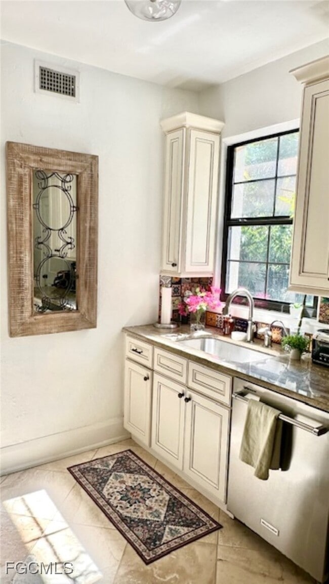 Building Photo - 2408 Euclid Ave