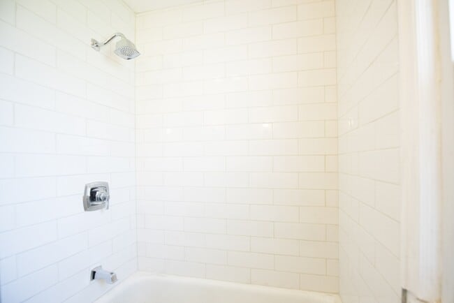 Building Photo - 9328 W Ridgewood Dr