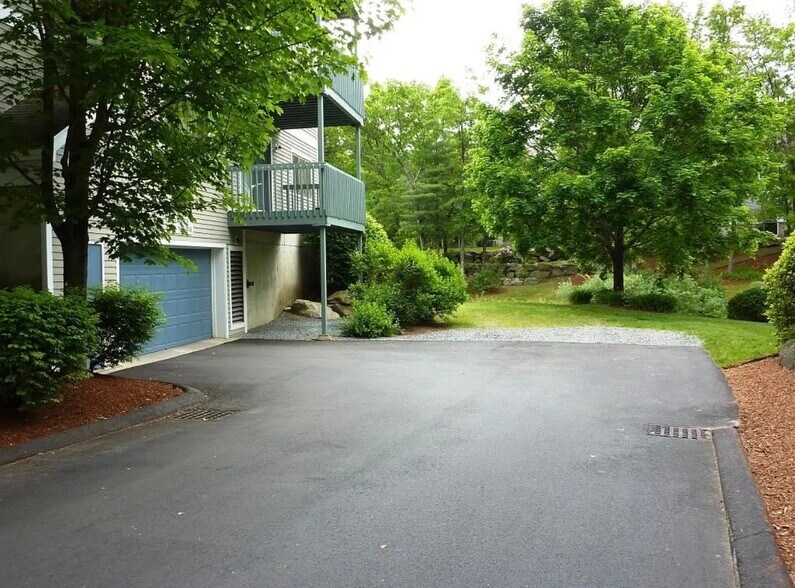 Building Photo - 12 Ledgewood Hills Dr