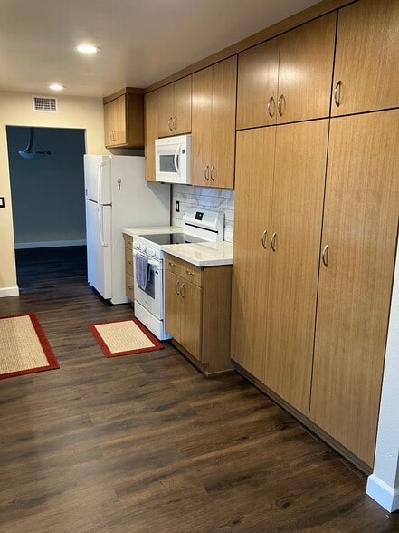 Building Photo - 22612 Rockford Dr