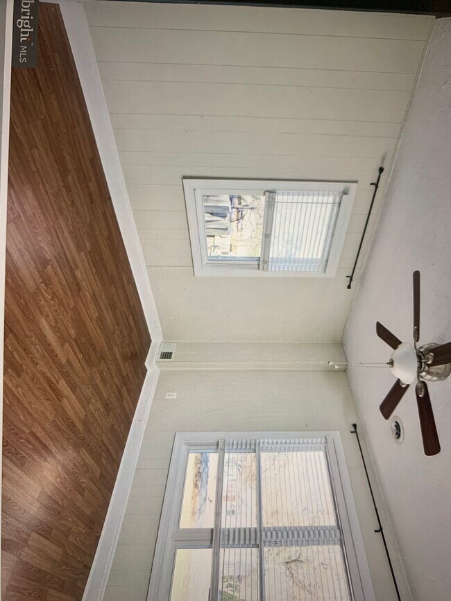 Building Photo - 113 Beauregard St