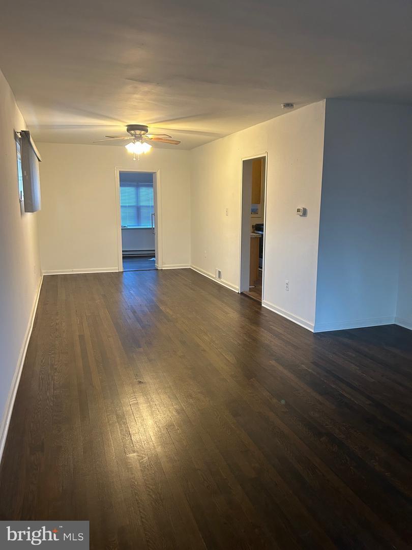 Building Photo - 118 Urell Pl NE