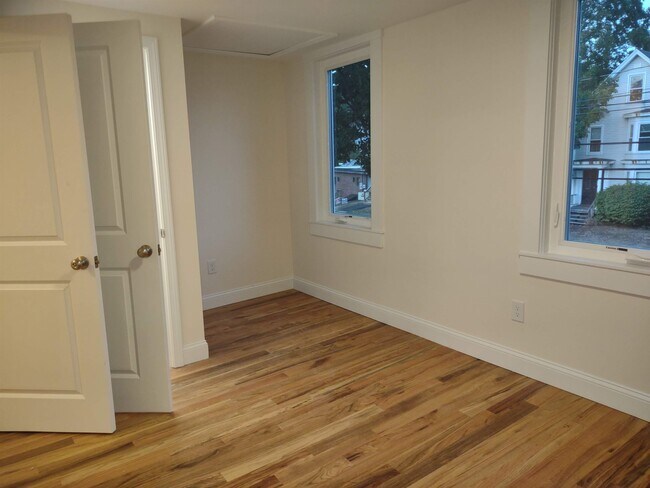 Building Photo - 394 Union Ave