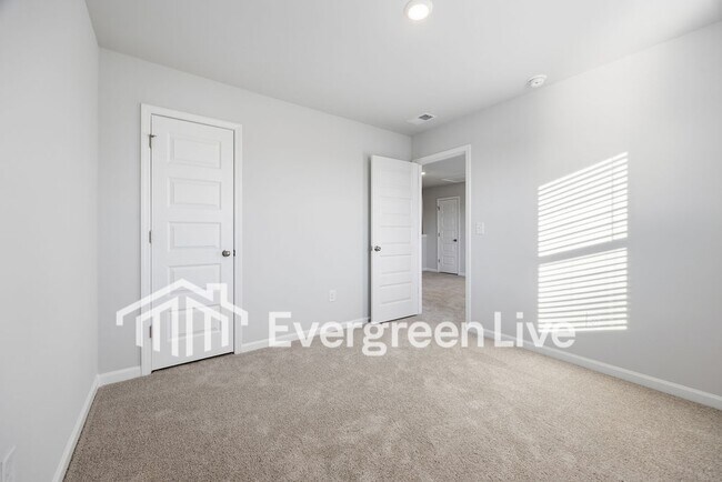 Building Photo - 1306 Willow Oaks Wy