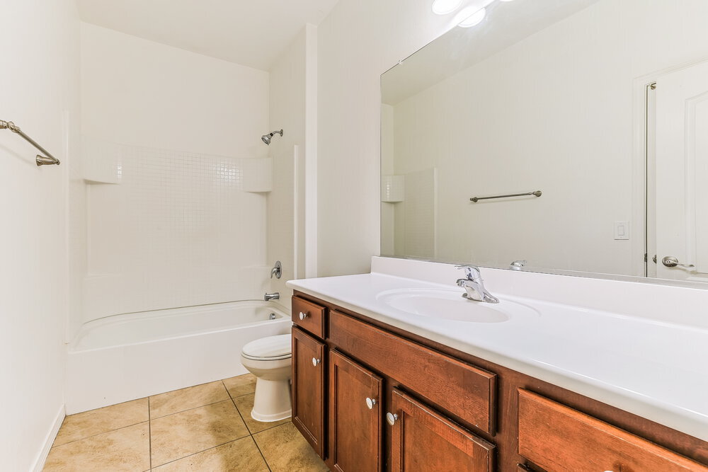 Building Photo - 7515 W Irwin Ave