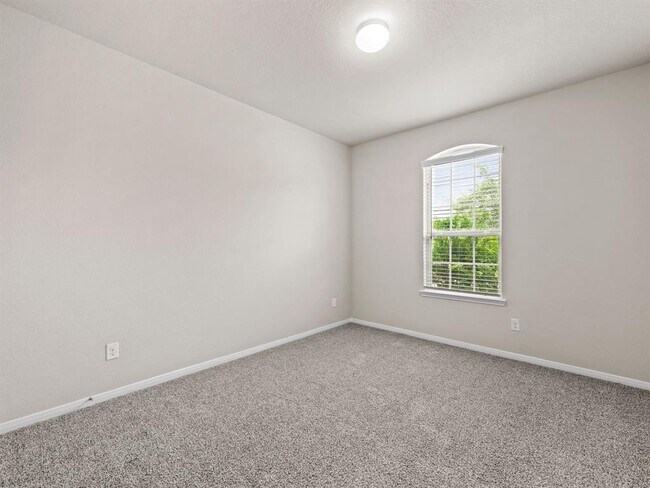 Building Photo - 4919 Bella Danielle Ct