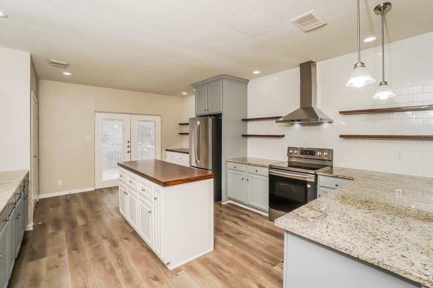 Building Photo - 3438 Maitland