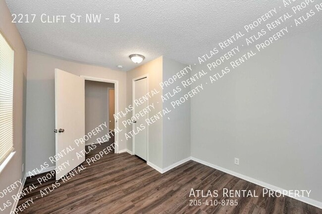 Building Photo - 2217 Clift St NW