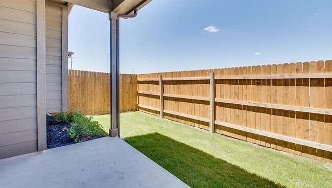 Building Photo - 2880 Donnell Dr