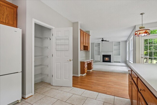 Building Photo - Spacious home in Fernbrook community and J...