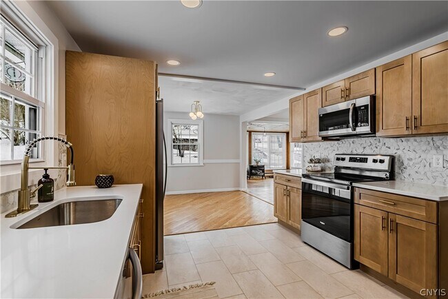 Building Photo - 63 Higby Rd
