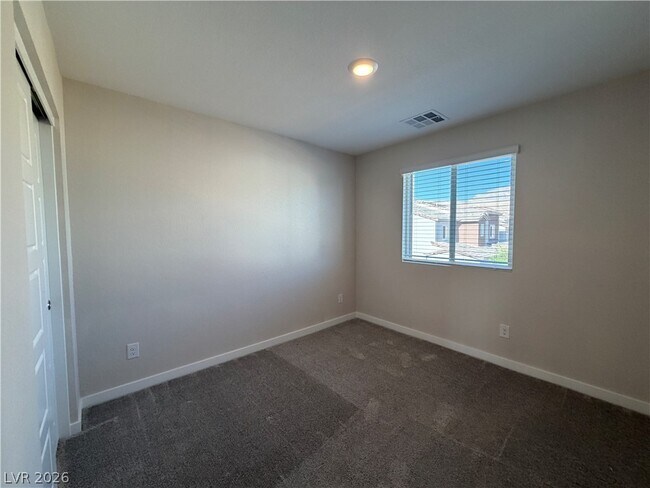 Building Photo - 6276 Foxes Dl St