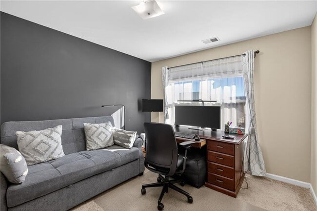 Building Photo - 94 Hill Crest Cir