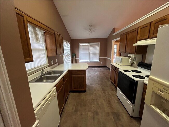 Building Photo - 4110 Sugar Mill Dr