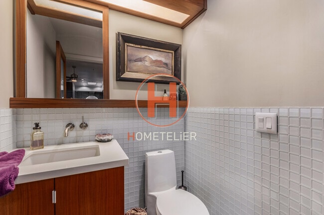 Building Photo - 6711 E Camelback-23