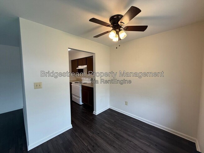 Building Photo - 1299 Sanlor Ave