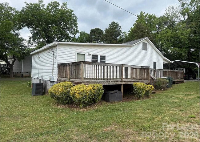 Building Photo - 2885 Fair Oaks Dr