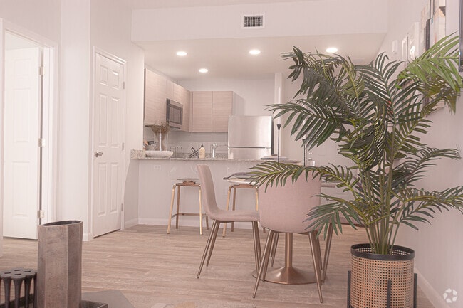 Building Photo - Sandlake Palazzo