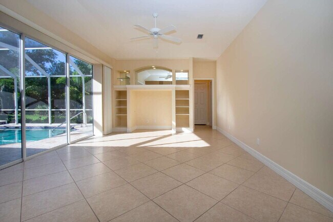 Building Photo - Rarely available executive home in The Ham...