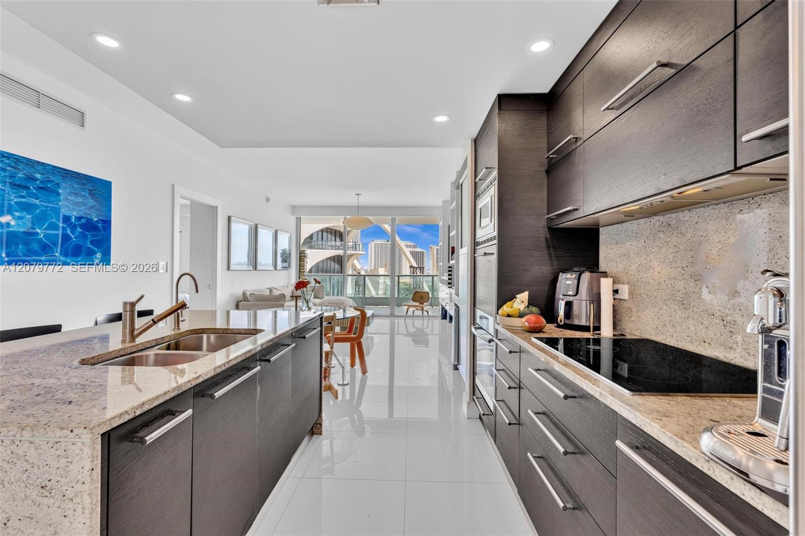 Building Photo - 900 Biscayne Blvd