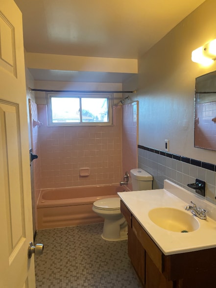 Building Photo - 125 Arcola St