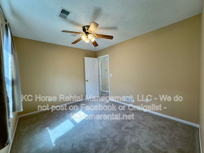 Building Photo - 8643 Melrose St