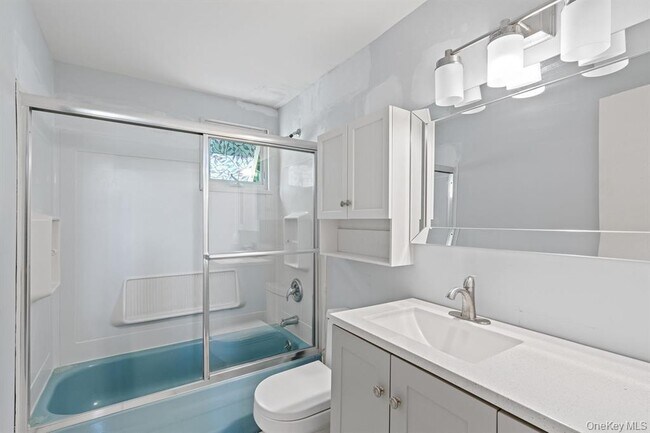 Building Photo - 49 Georgia St