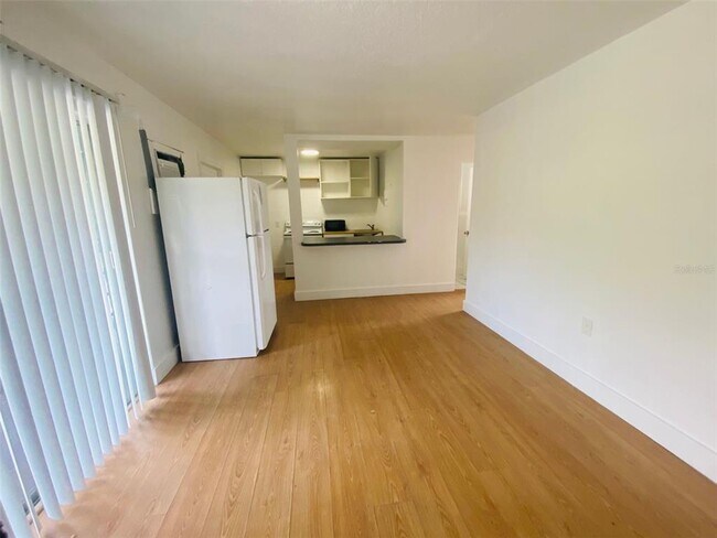 Building Photo - 1341 W Point Dr