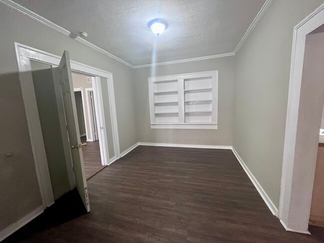 Building Photo - 305 Warpath Rd