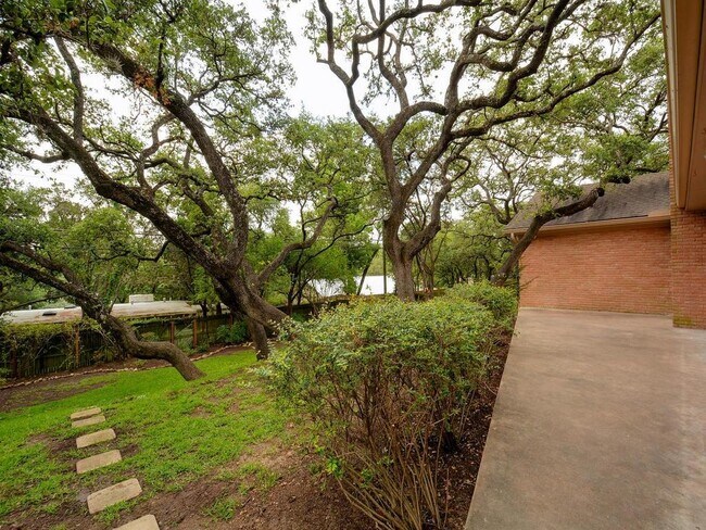 Building Photo - 6009 Mountainclimb Dr