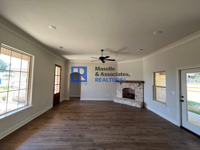 Building Photo - 4 Bed/2 Bath Home in Pearl in Silver Ridge