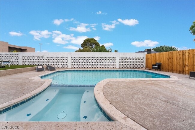 Building Photo - 3992 Chinchilla Ave