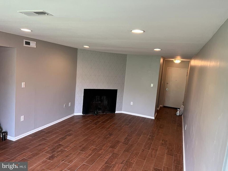 Building Photo - 8671 Greenbelt Rd